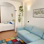Pensión La Marina Piazza Marconi 3*